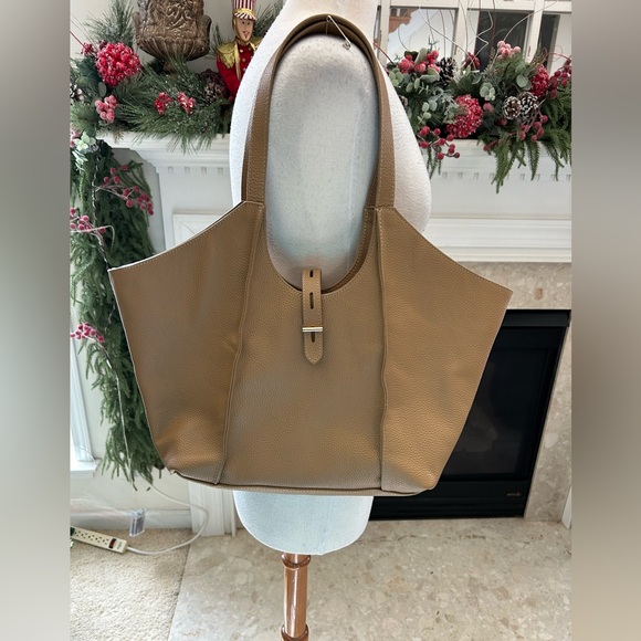 Tote Le Monde  Tan Leather Milan Tote Bag - Picture 2 of 13